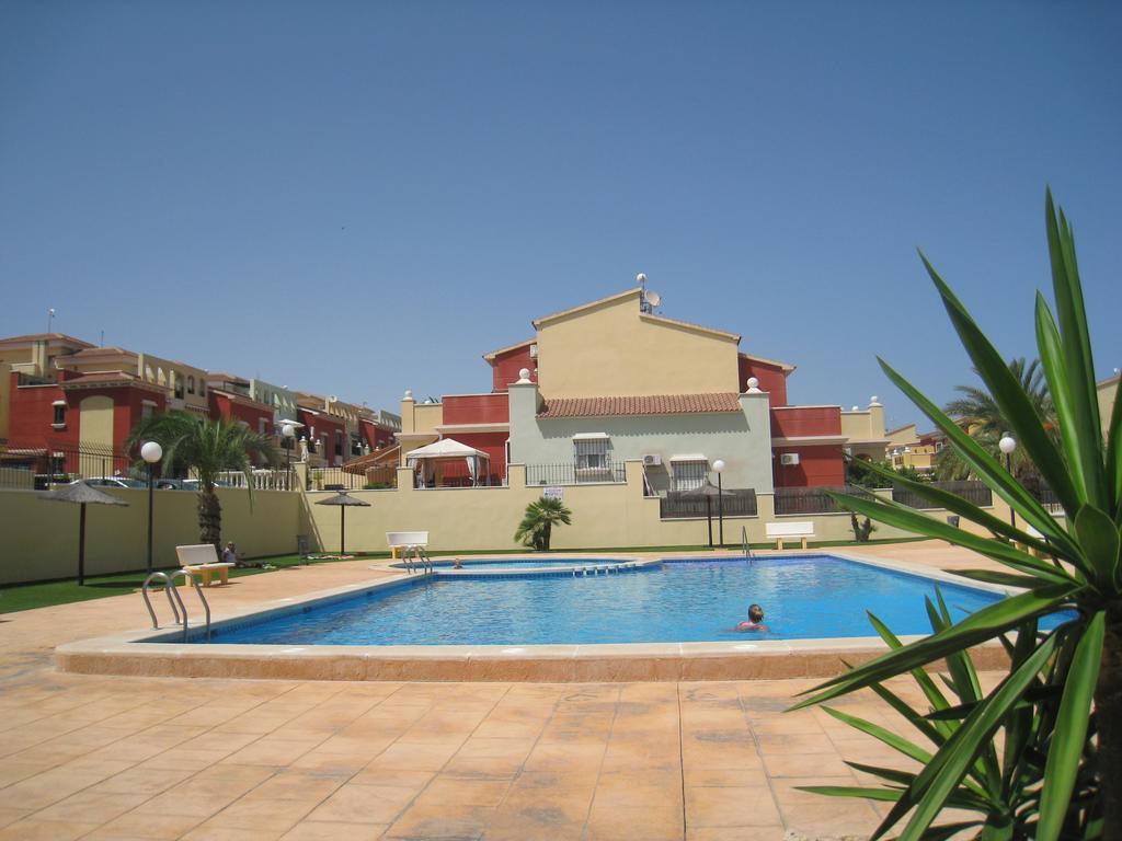 Bungalow Altos De La Bahia Torrevieja Quarto foto